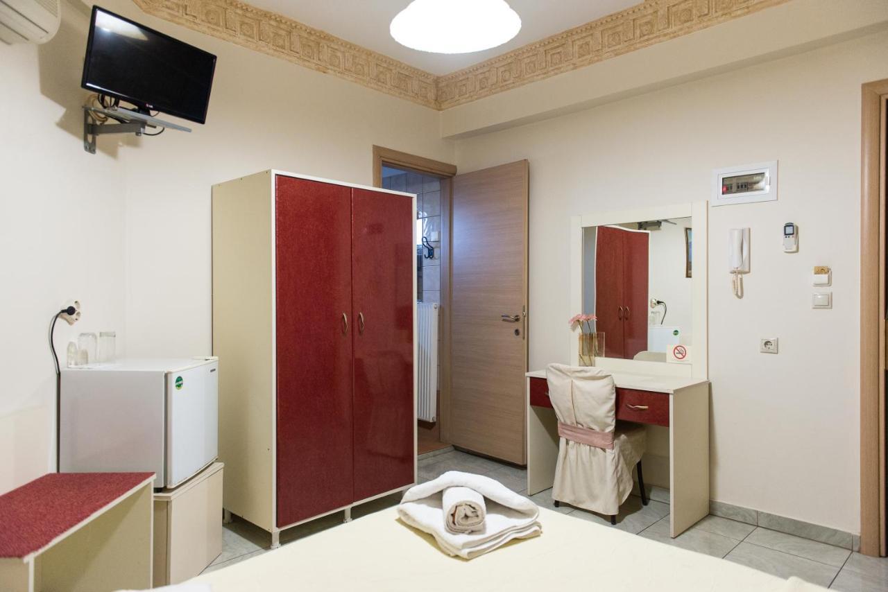 Hotel Aigli Farsala エクステリア 写真