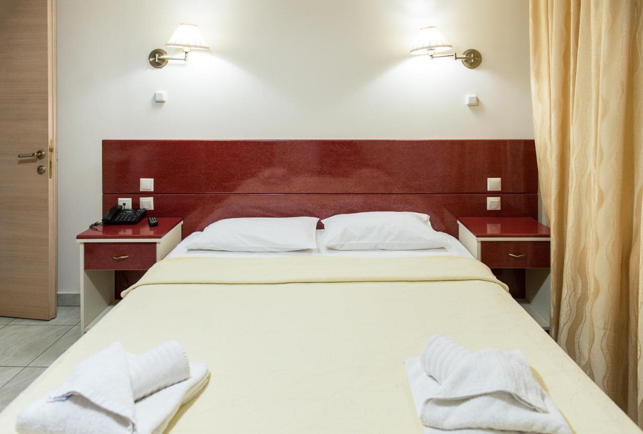 Hotel Aigli Farsala エクステリア 写真