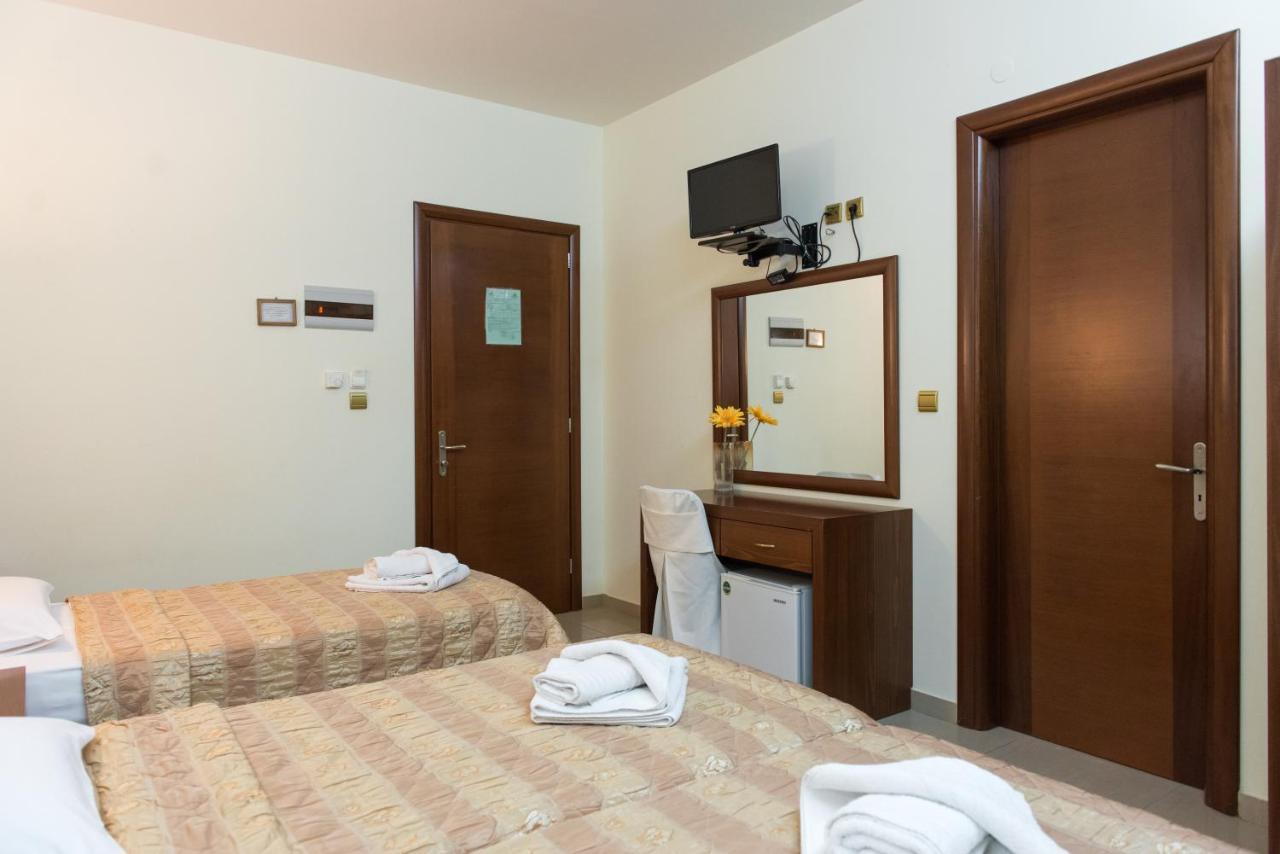 Hotel Aigli Farsala エクステリア 写真